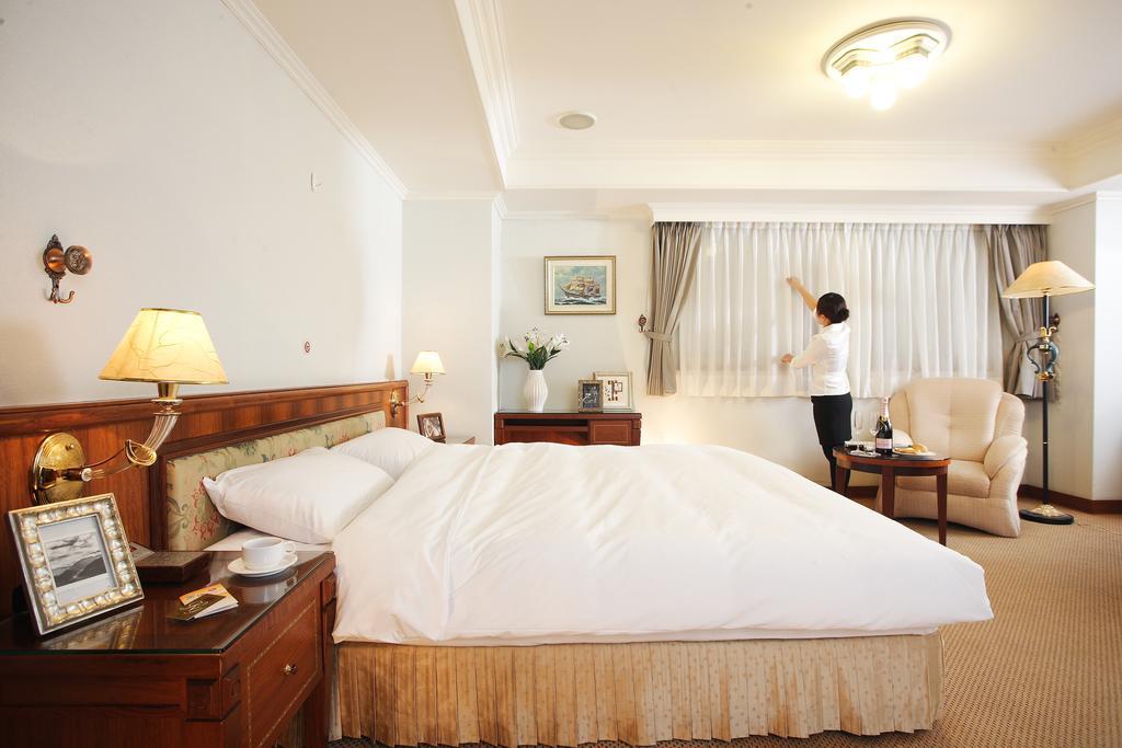 Kingdom Hotel Hsinchu Habitación foto